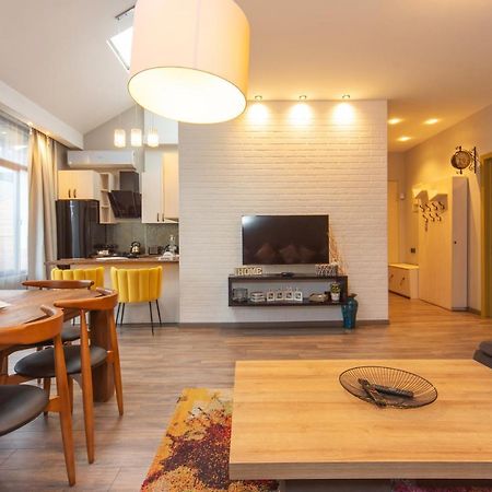 Luxury 4 Bedroom Apartment #1 In The City Center Of Tbilisi Esterno foto