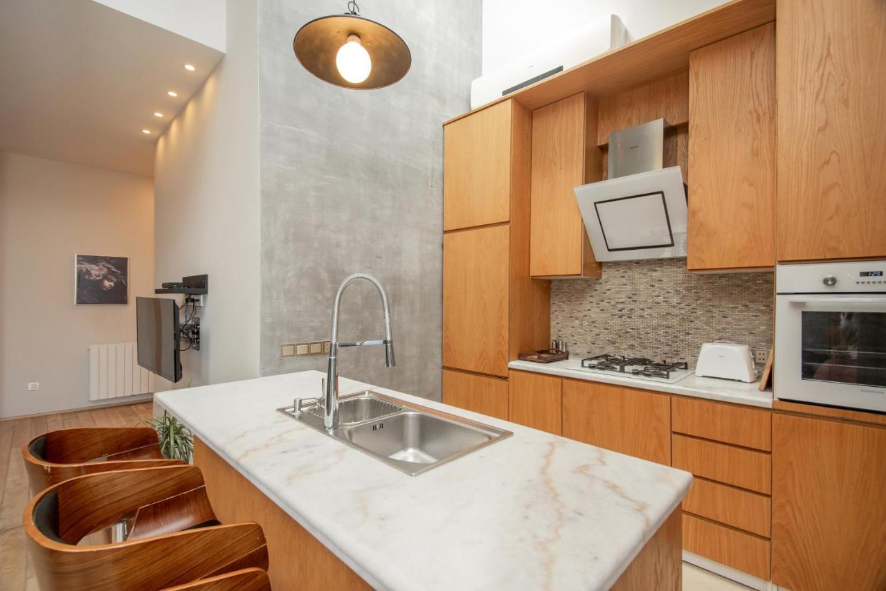 Luxury 4 Bedroom Apartment #1 In The City Center Of Tbilisi Esterno foto