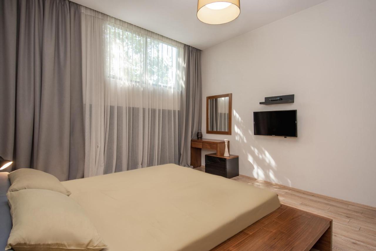 Luxury 4 Bedroom Apartment #1 In The City Center Of Tbilisi Esterno foto
