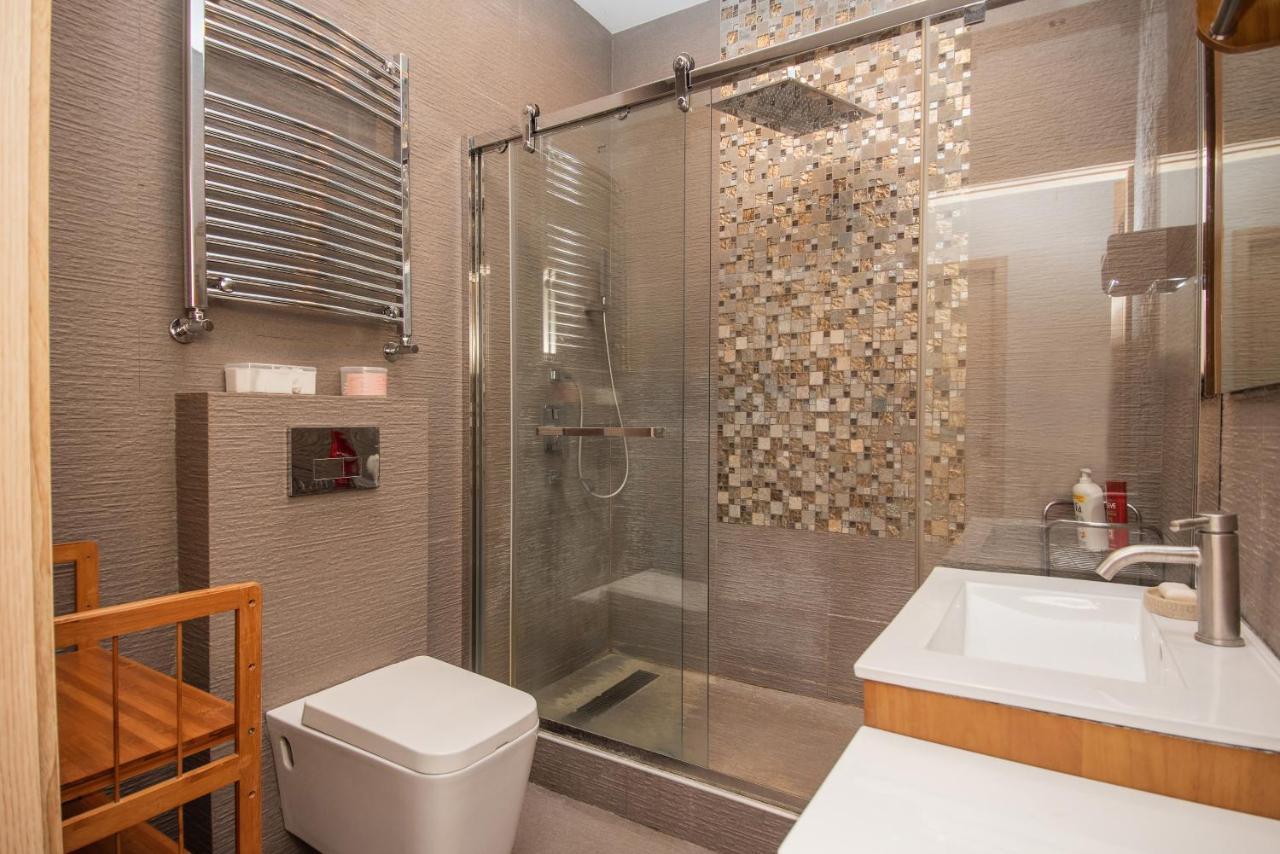 Luxury 4 Bedroom Apartment #1 In The City Center Of Tbilisi Esterno foto