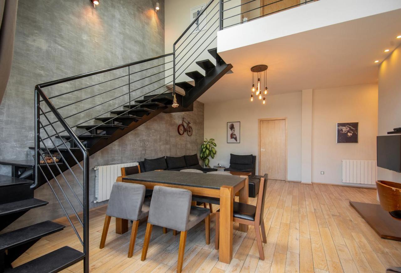 Luxury 4 Bedroom Apartment #1 In The City Center Of Tbilisi Esterno foto