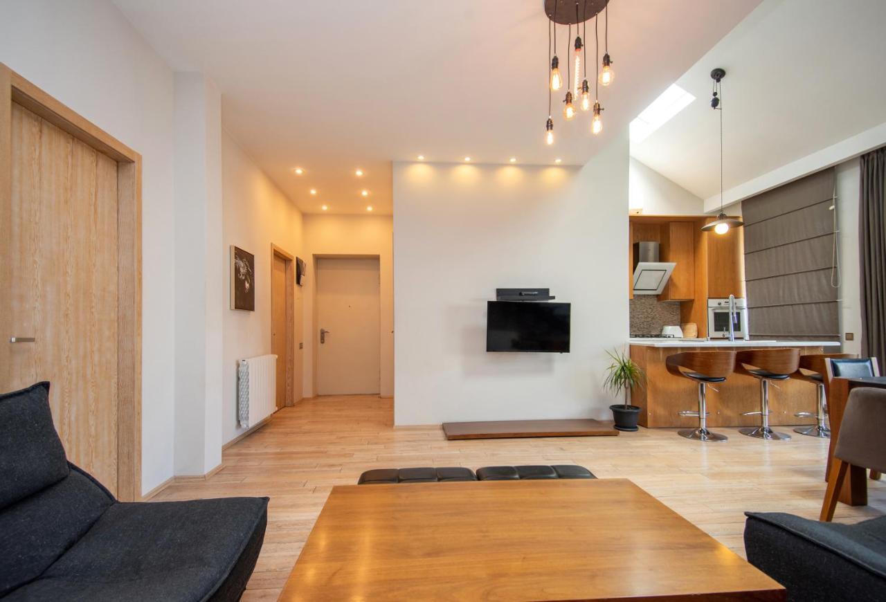 Luxury 4 Bedroom Apartment #1 In The City Center Of Tbilisi Esterno foto
