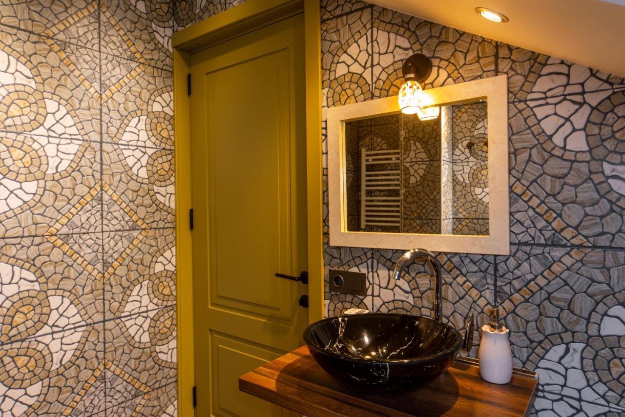 Luxury 4 Bedroom Apartment #1 In The City Center Of Tbilisi Esterno foto