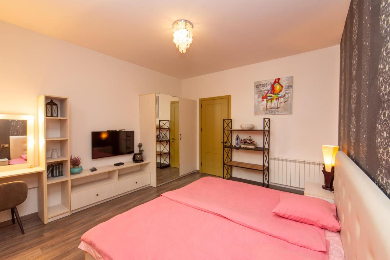 Luxury 4 Bedroom Apartment #1 In The City Center Of Tbilisi Esterno foto