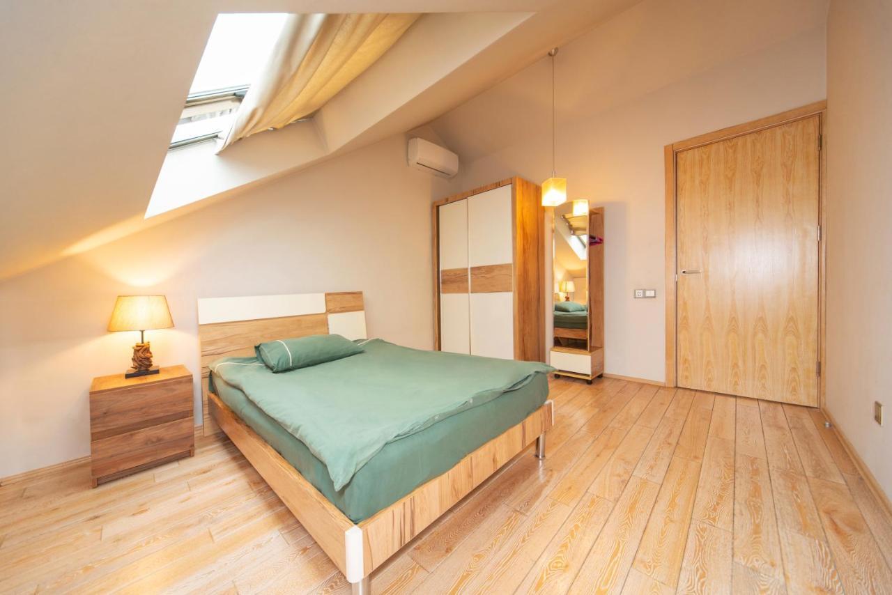 Luxury 4 Bedroom Apartment #1 In The City Center Of Tbilisi Esterno foto