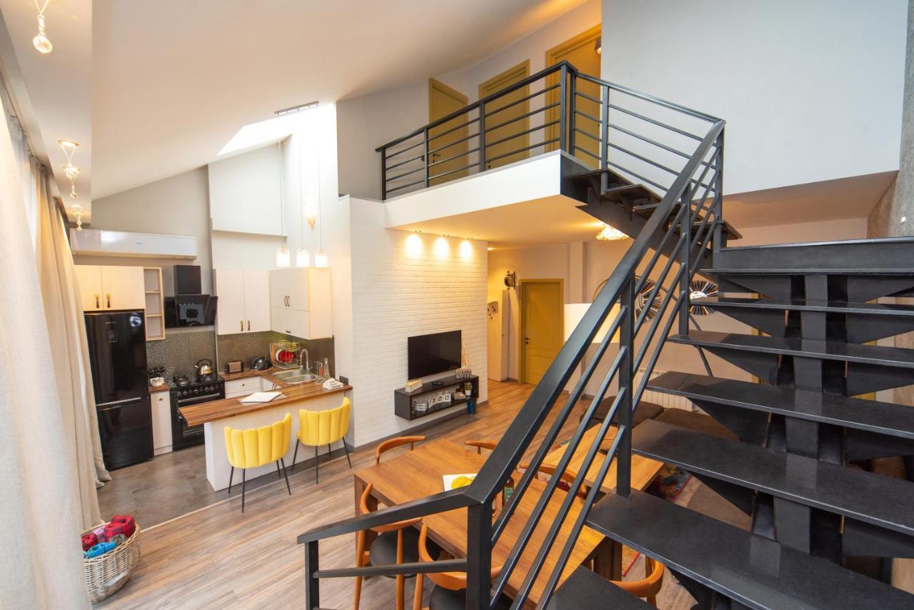 Luxury 4 Bedroom Apartment #1 In The City Center Of Tbilisi Esterno foto