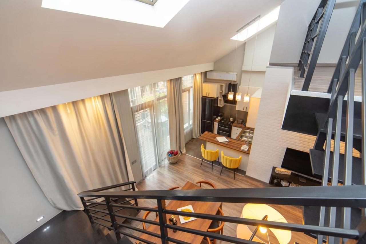 Luxury 4 Bedroom Apartment #1 In The City Center Of Tbilisi Esterno foto